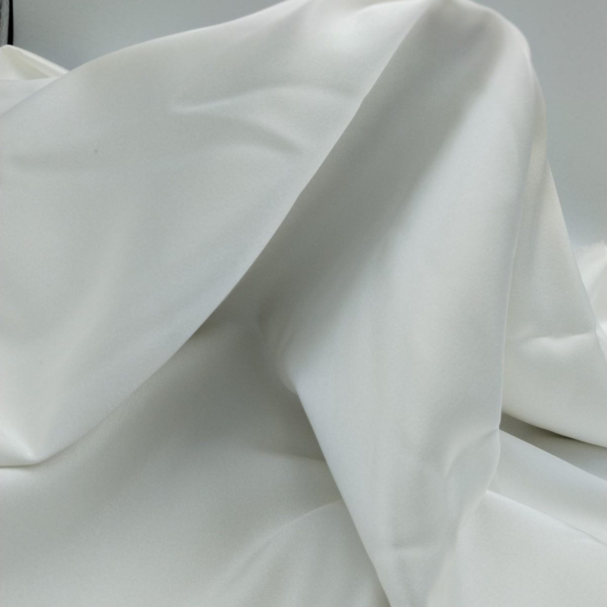 Esnek Saten Kumaş – Parlak, Dökümlü ve Lux Dokulu | 150 cm Genişlik