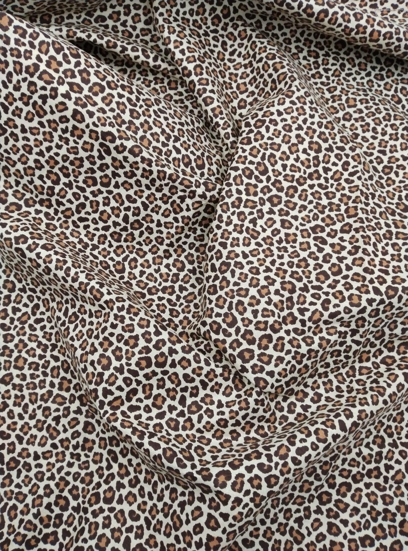 Leopar Desenli Viskon‑Pamuk Poplin Kumaş – Drapeli, Yumuşak ve Nefes Alan | 150 cm x 100 cm