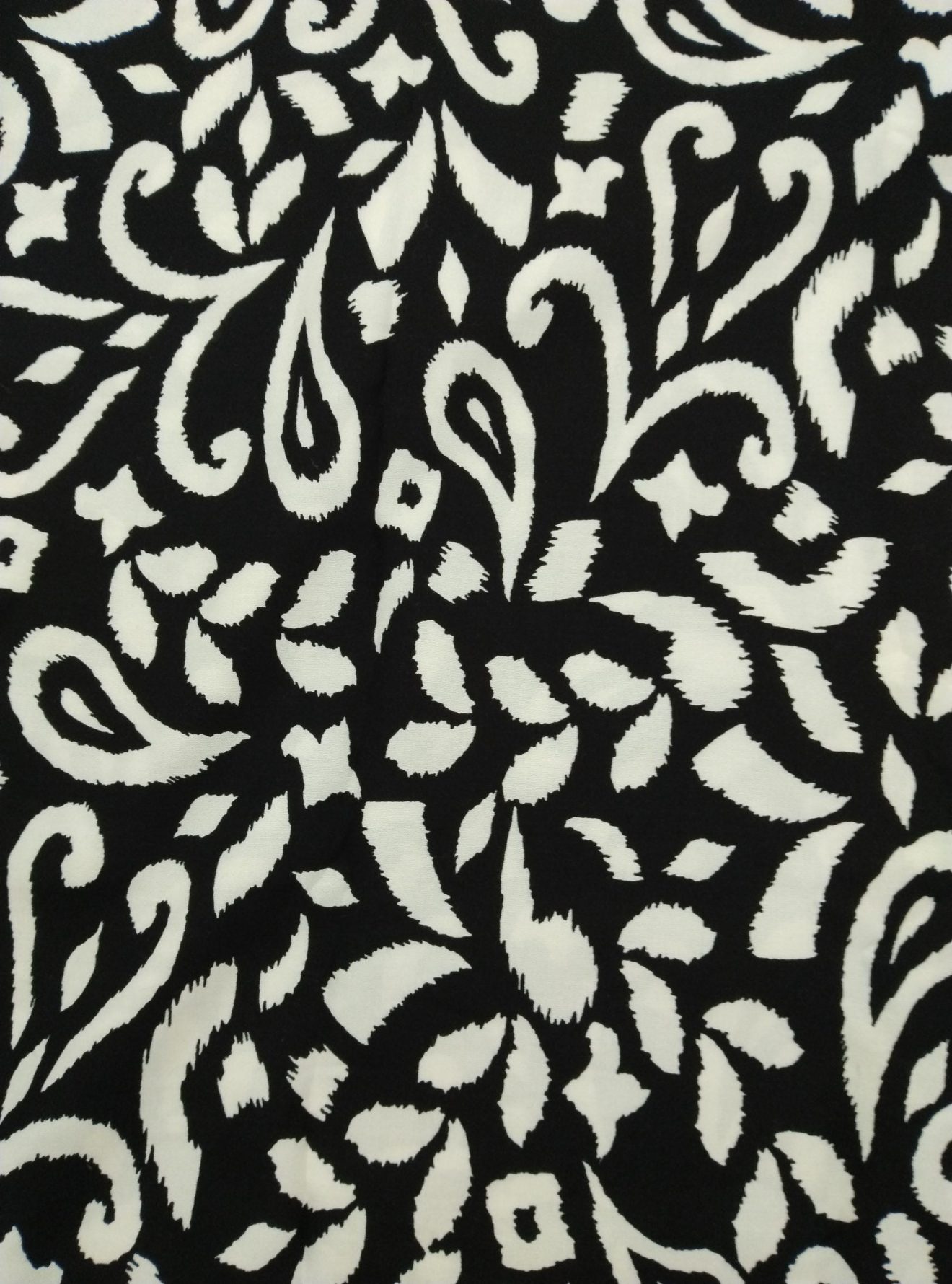 Siyah‑Beyaz Viskon‑Pamuk Kumaş – Drapeli, Yumuşak ve Hafif Doku | 150 cm x 100 cm