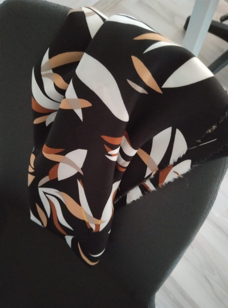 Leaf Print Viscose Cotton Fabric for Dresses, Dress Fabric for Blouses, Blouse Fabric for Skirts, Skirt Fabric Drapey Soft (150cm Wide)
