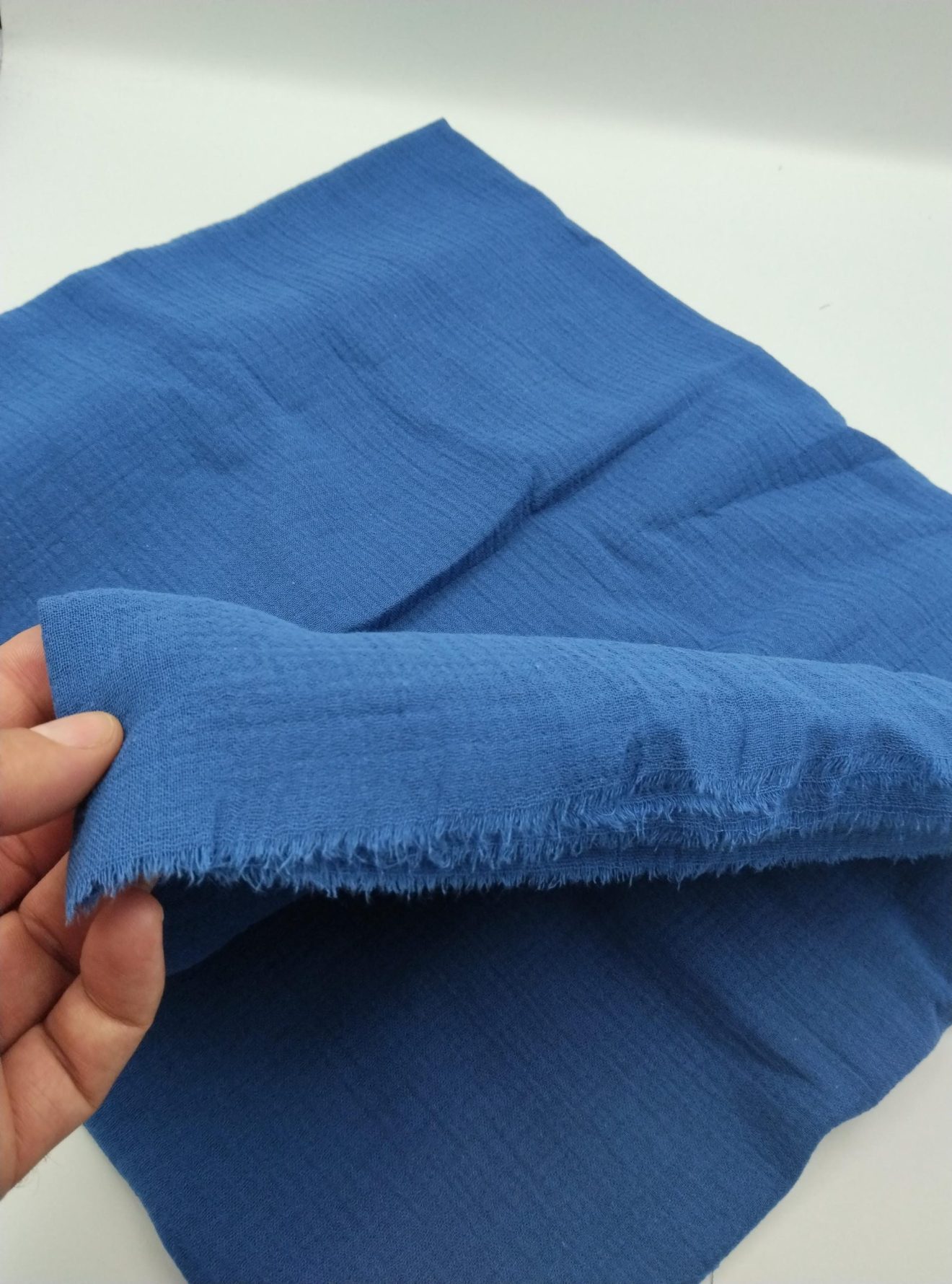 Mavi Çift Katlı Gazlı Pamuk Muslin Kumaş – Yumuşak, Kırışık ve Nefes Alan Doku | 150 cm x 100 cm