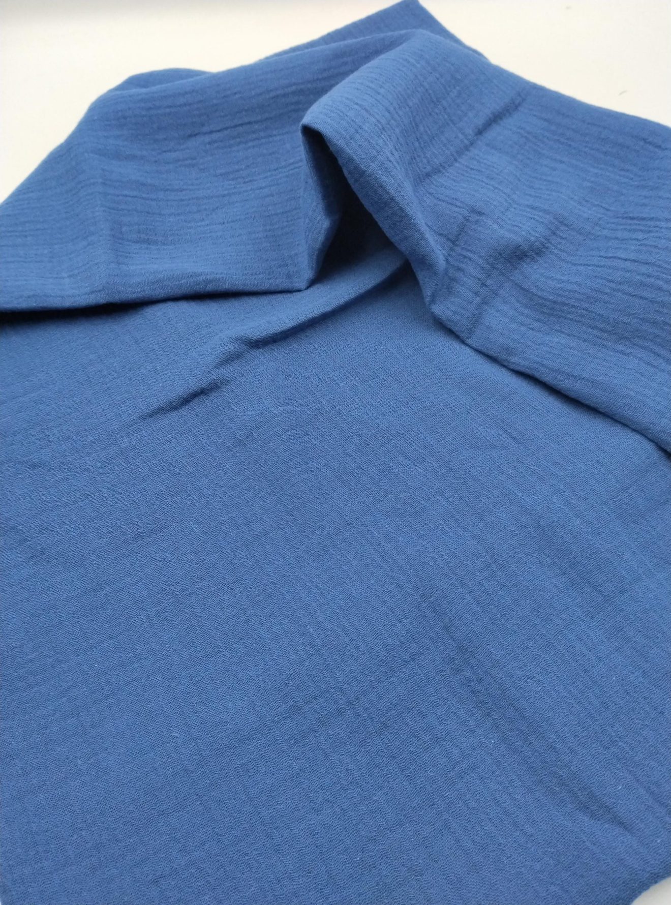 Mavi Çift Katlı Gazlı Pamuk Muslin Kumaş – Yumuşak, Kırışık ve Nefes Alan Doku | 150 cm x 100 cm