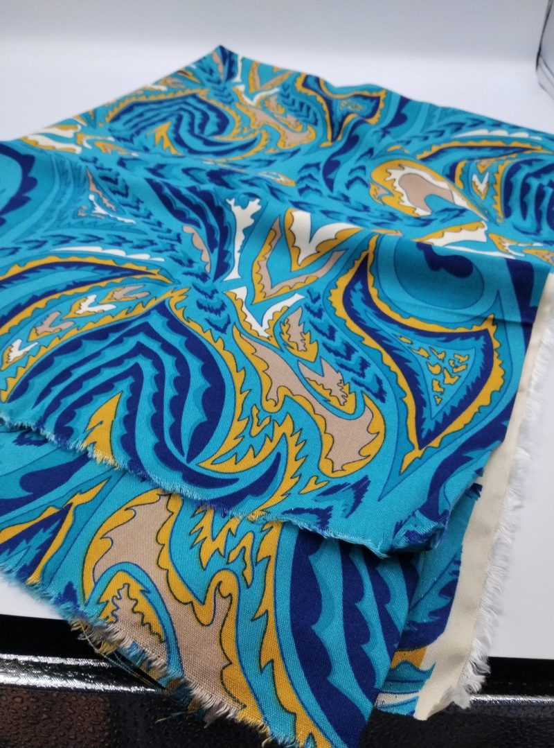 Vibrant Turquoise Cotton Viscose Fabric – Lightweight Drapey Material for Dresses, Blouses, Kimonos & Summer Outfits 150x100cm