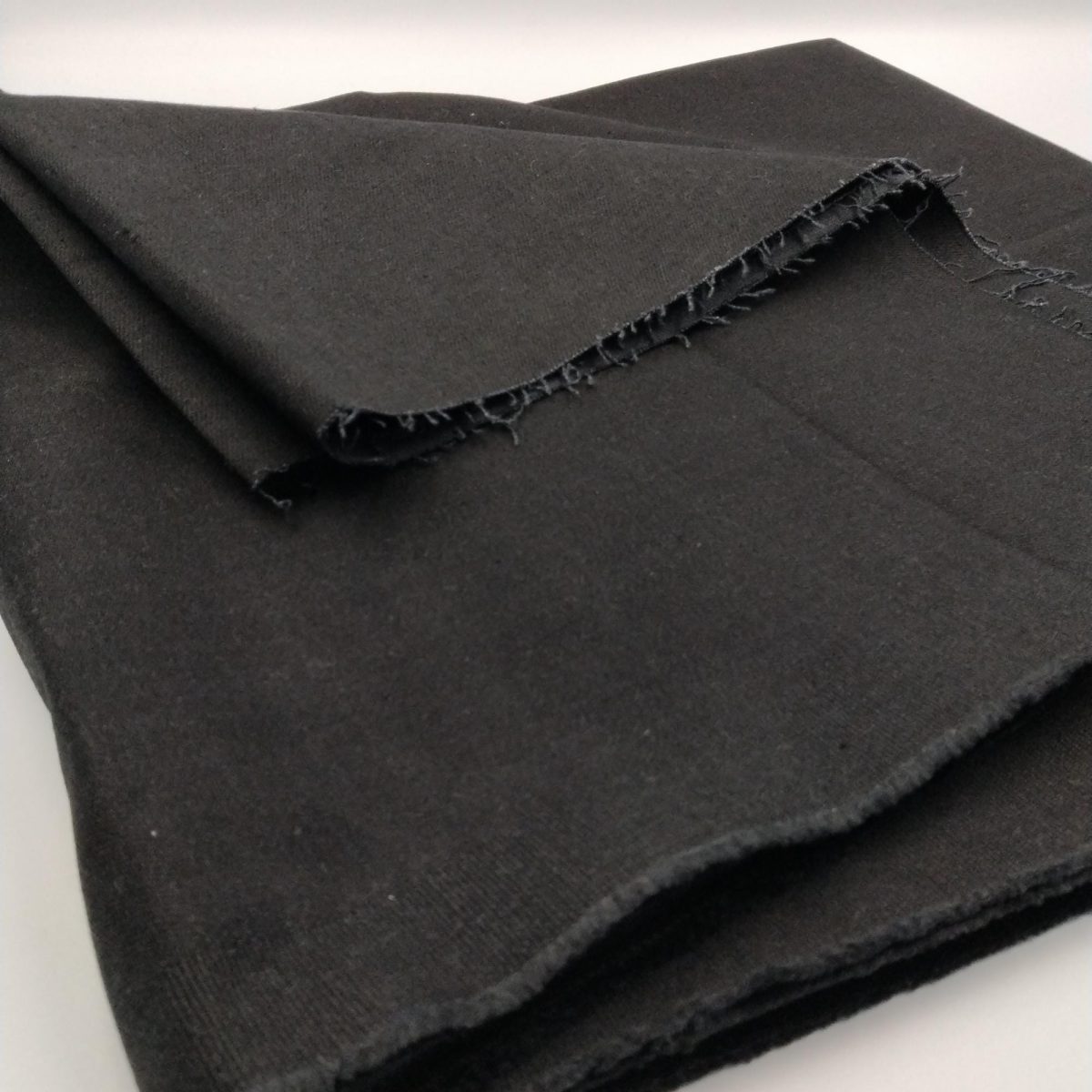 Siyah Hafif Pamuk Denim Kumaş – Yumuşak, Nefes Alan Jean Dokusu | 145 cm Genişlik