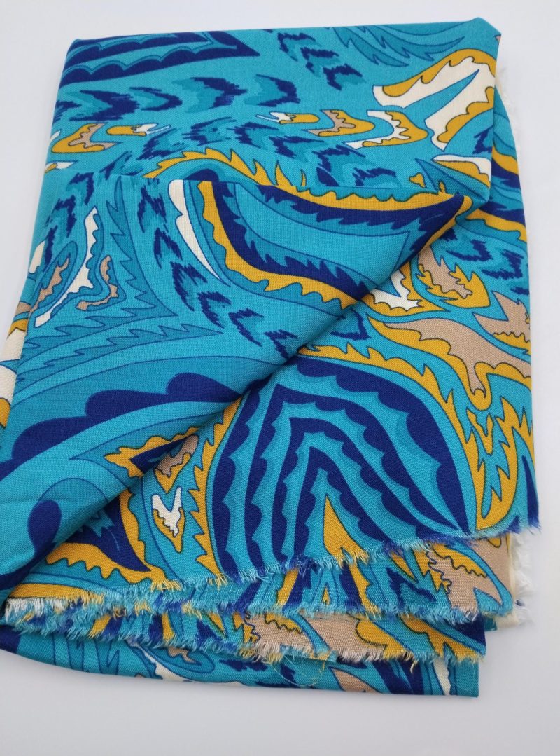 Vibrant Turquoise Cotton Viscose Fabric – Lightweight Drapey Material for Dresses, Blouses, Kimonos & Summer Outfits 150x100cm