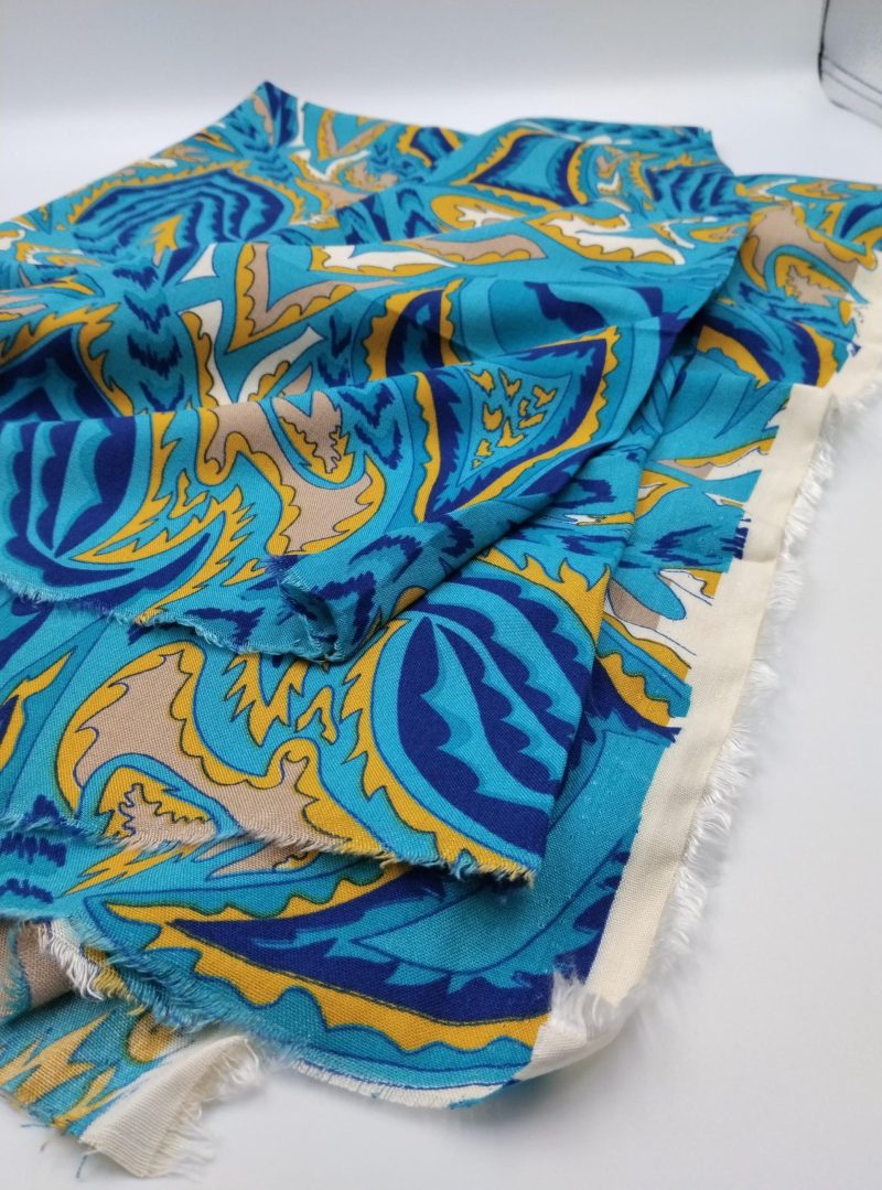 Vibrant Turquoise Cotton Viscose Fabric – Lightweight Drapey Material for Dresses, Blouses, Kimonos & Summer Outfits 150x100cm