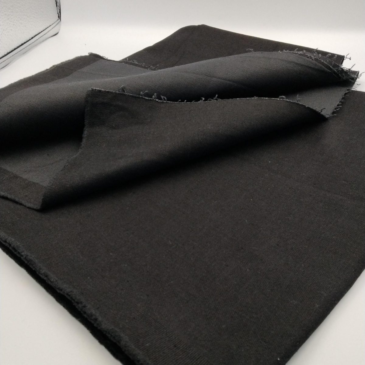 Siyah Hafif Pamuk Denim Kumaş – Yumuşak, Nefes Alan Jean Dokusu | 145 cm Genişlik