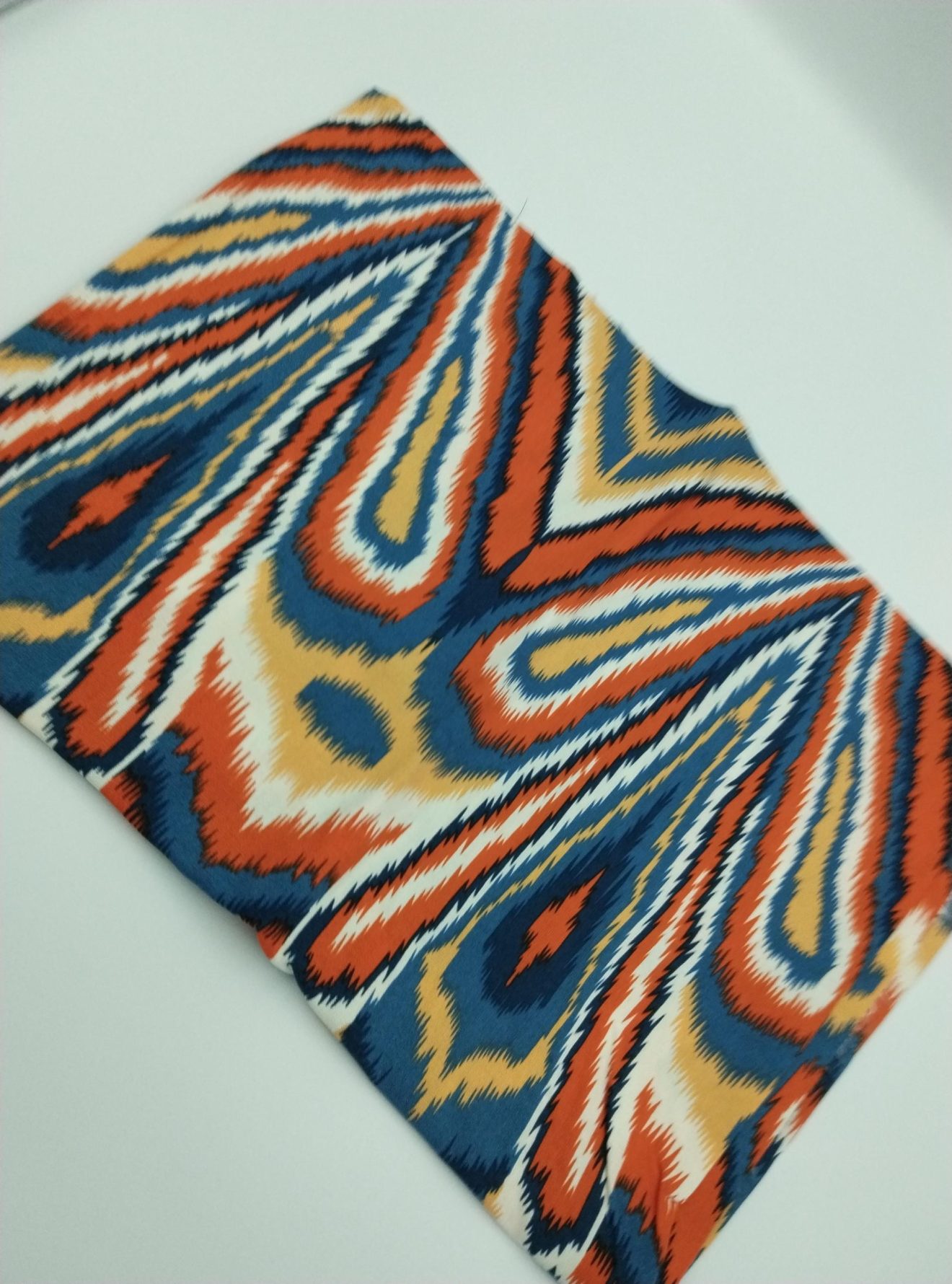Renkli Chevron Pamuk‑Viskon Kumaş – Yumuşak, Hafif Malzeme | 150 cm Genişlik