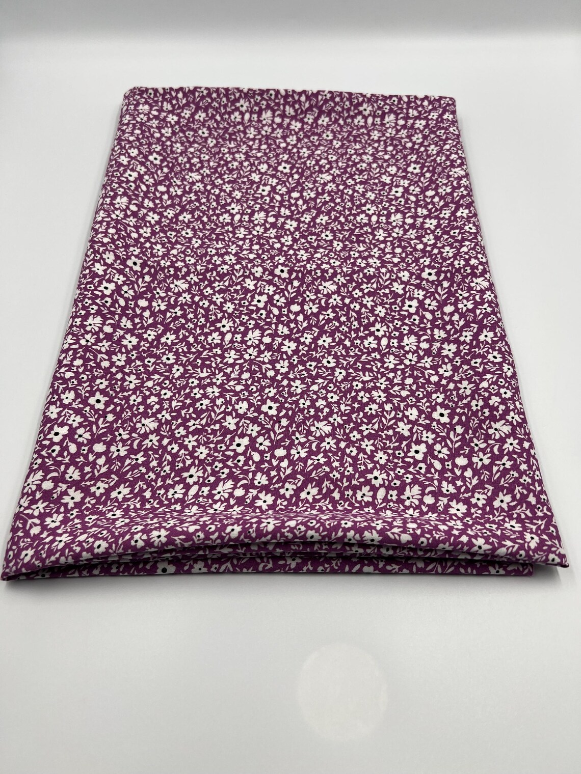 3 Pembe Mini Çiçek Desenli Pamuk Viskon Kumaş – Yumuşak, Hafif ve Dökümlü Yazlık Kumaş | 150x100 cm ELNV78 - Görsel 5