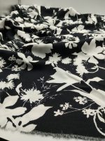 Siyah Çiçek Desenli Viskon Kumaş – Yumuşak, Dökümlü ve Nefes Alan Yazlık Elbiselik, Bluzluk, Gömleklik Kumaş | 150x100 cm ELNV73