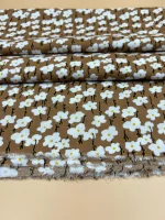 Kahverengi Papatya Bahçesi Desenli Pamuk Viskon Kumaş – Yumuşak, Dökümlü ve Nefes Alan Çiçekli Yazlık Kumaş | 150x100 cm ELNV77 - Görsel 7